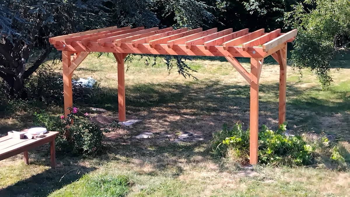 Pergola en Douglas dans un espace vert public